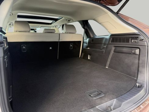 Used 2025 MAZDA CX-70 Plug-In Hybrid w/ Premium Pkg image 17