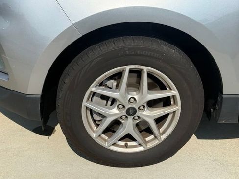 Used 2024 Ford Edge SEL AWD/4WD image 5