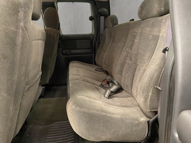 Used 2004 Chevrolet Silverado 2500 LS AWD/4WD image 6