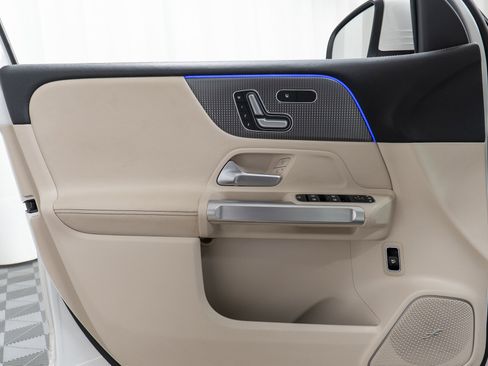 Certified 2021 Mercedes-Benz GLB 250 4MATIC w/ Premium Package image 11