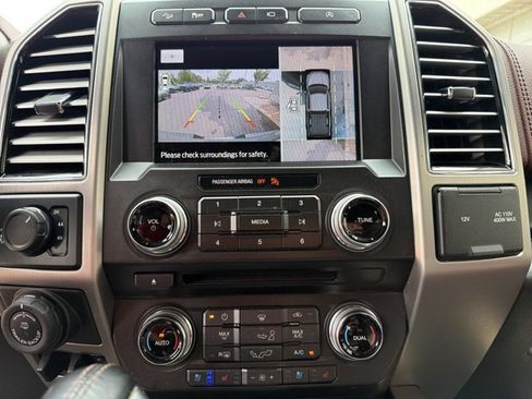 Used 2018 Ford F150 Platinum w/ Equipment Group 701A Luxury AWD/4WD image 20