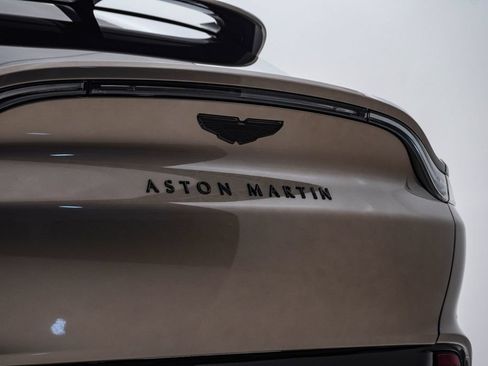 Used 2023 Aston Martin DBX AWD/4WD image 12