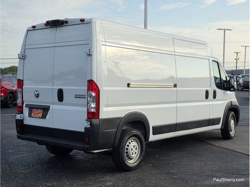 Used 2025 RAM ProMaster 2500 w/ Convenience Group FWD image 12