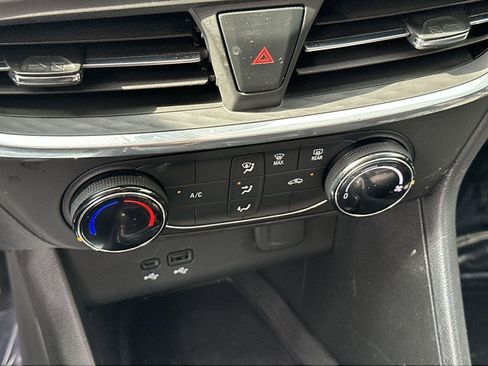 Used 2024 Buick Encore GX Preferred FWD image 16