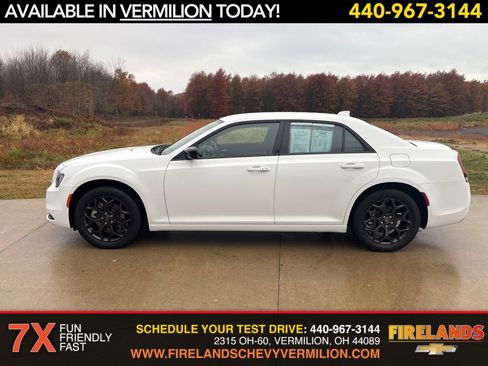 Used 2022 Chrysler 300 Touring w/ Sport Appearance Package image 2