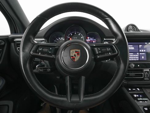 Used 2024 Porsche Macan image 17