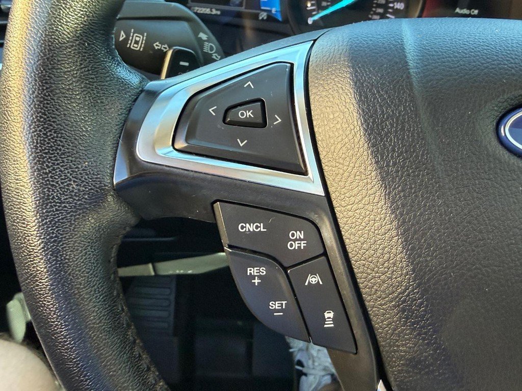 Used 2020 Ford Edge Titanium w/ Equipment Group 301A AWD/4WD image 17