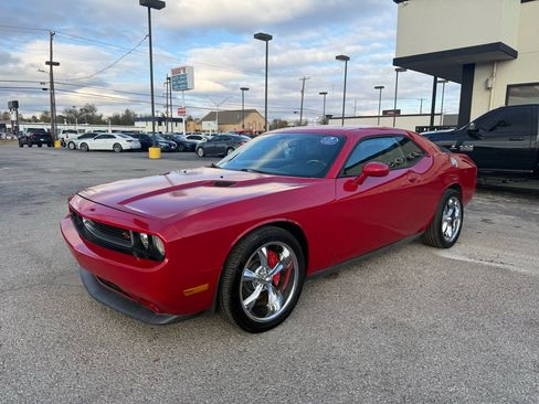 Used 2012 Dodge Challenger R/T Plus image 2