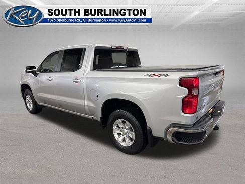 Used 2022 Chevrolet Silverado 1500 LT AWD/4WD image 4