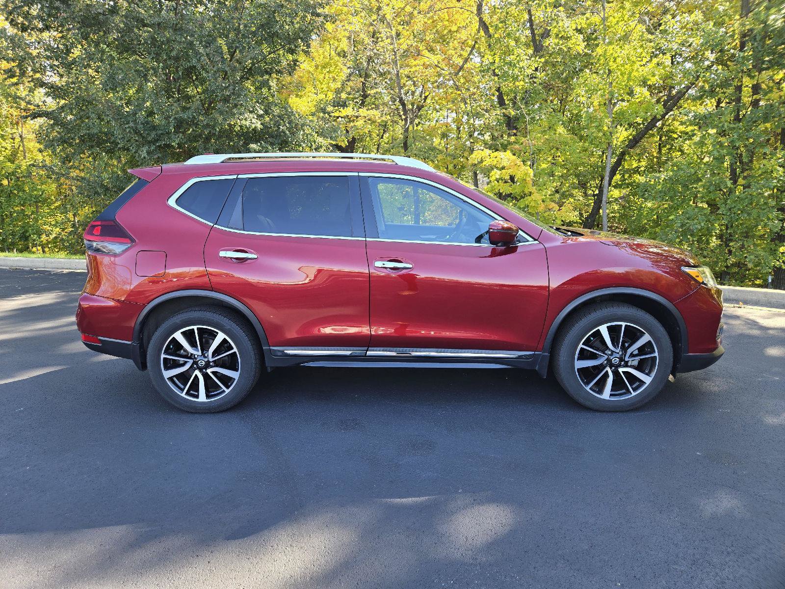 Used 2019 Nissan Rogue SL w/ Premium Package AWD/4WD image 2