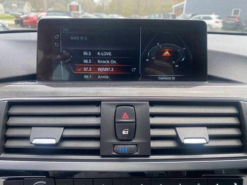 Used 2017 BMW 330i xDrive Sedan AWD/4WD image 12