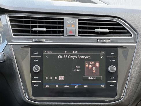 Certified 2024 Volkswagen Tiguan SE image 18