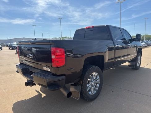 Used 2019 Chevrolet Silverado 2500 High Country image 3