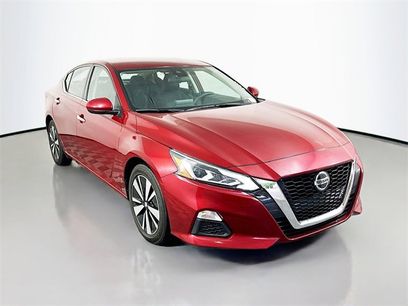 Used 2022 Nissan Altima 2.5 SV