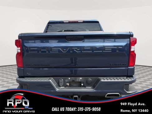 Used 2020 Chevrolet Silverado 1500 Custom w/ Custom Value Package AWD/4WD image 4
