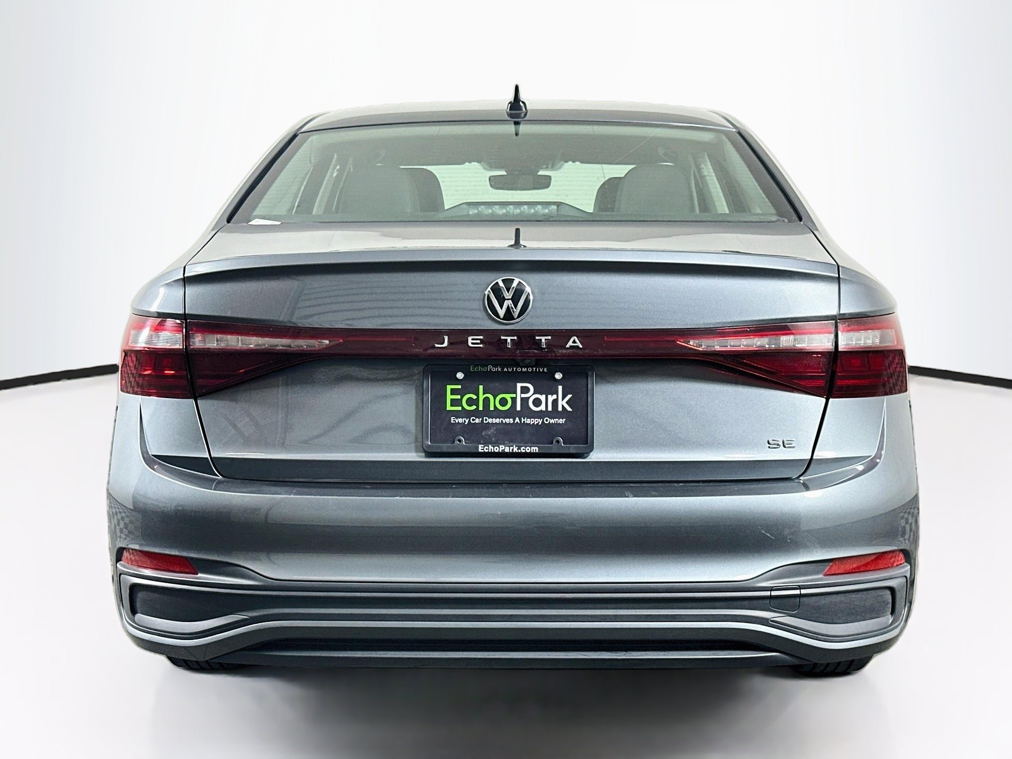 Used 2025 Volkswagen Jetta SE FWD image 7