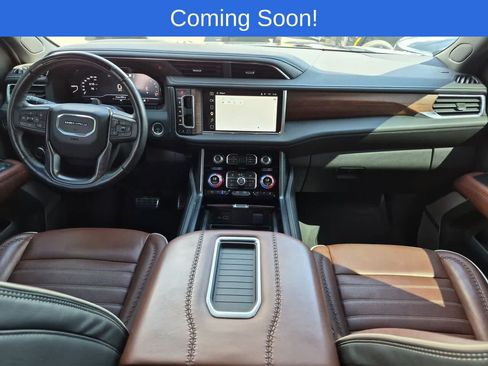 Used 2023 GMC Yukon XL Denali Ultimate AWD/4WD image 15