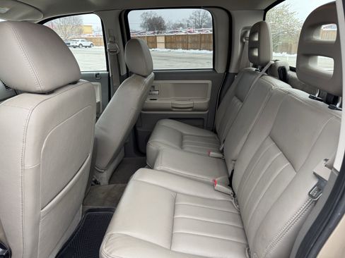 Used 2005 Dodge Dakota Laramie image 30