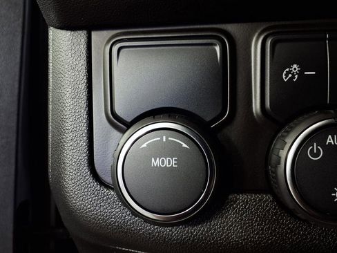 Used 2024 Chevrolet Tahoe Premier RWD image 21
