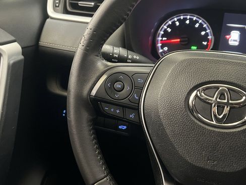 Used 2022 Toyota RAV4 XLE Premium image 34