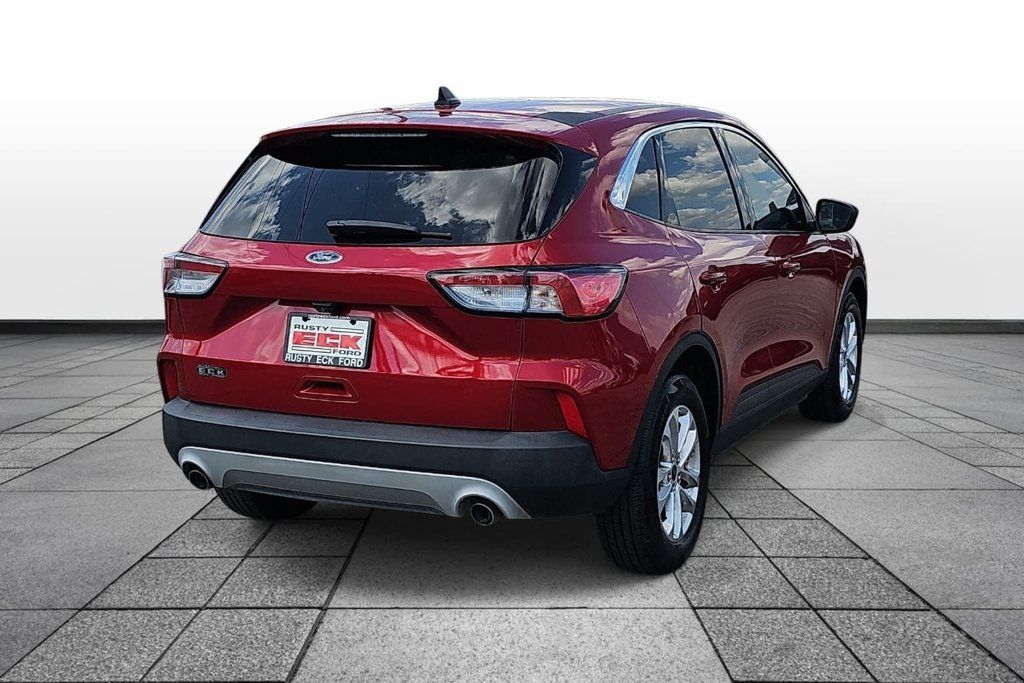 Used 2022 Ford Escape SE w/ Convenience Package FWD image 5