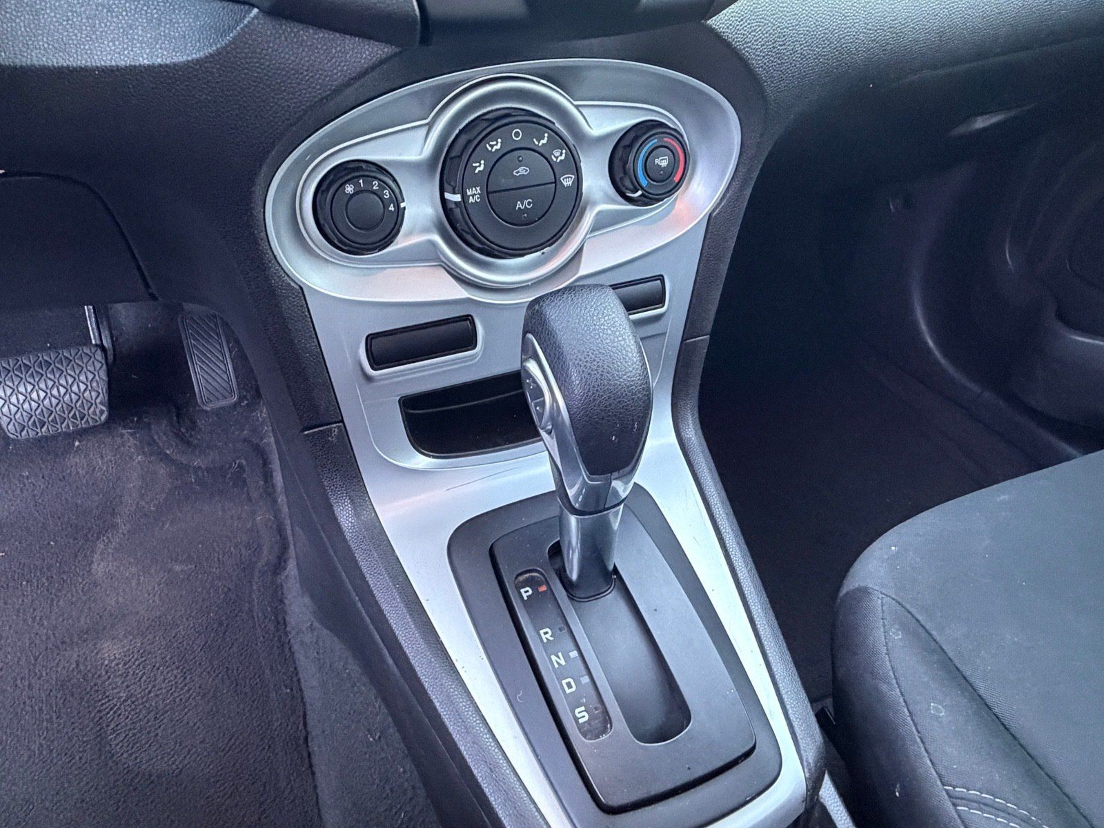Used 2019 Ford Fiesta SE FWD image 13