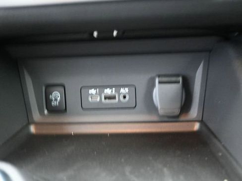 Used 2025 Nissan Sentra SV w/ All-Weather Package image 14