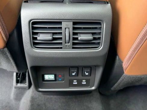 Certified 2024 Nissan Rogue Platinum w/ Platinum Premium Package image 15