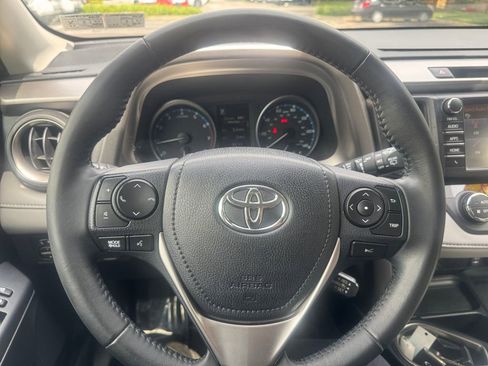 Used 2018 Toyota RAV4 XLE AWD/4WD image 30