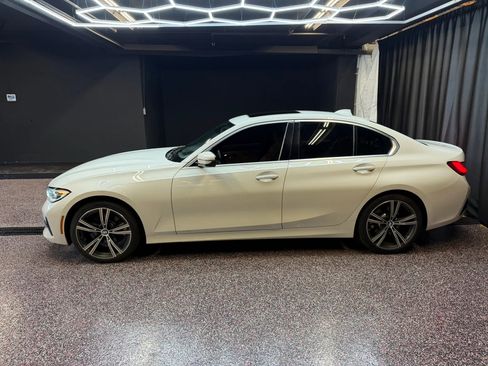 Used 2019 BMW 330i xDrive Sedan w/ Premium Package image 4
