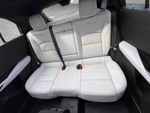 Certified 2024 Cadillac XT4 Sport FWD image 19