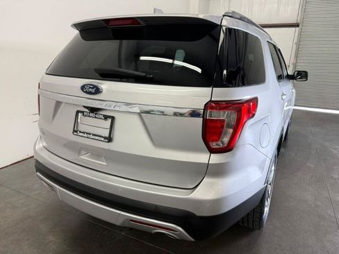 Used 2017 Ford Explorer XLT w/ Equipment Group 202A FWD image 8