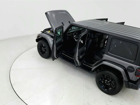 Used 2023 Jeep Wrangler Unlimited Sahara AWD/4WD image 22