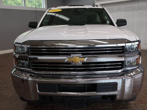 Used 2017 Chevrolet Silverado 2500 W/T w/ WT Convenience Package AWD/4WD image 2