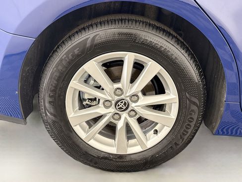 Used 2025 Toyota Camry LE FWD image 33