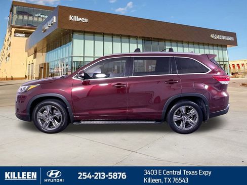 Used 2018 Toyota Highlander Limited Platinum image 4