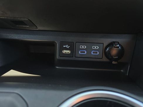 Used 2022 Toyota Highlander XLE image 23