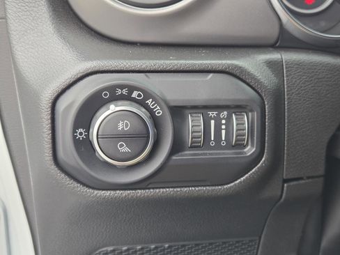 Certified 2022 Jeep Gladiator Sport image 18