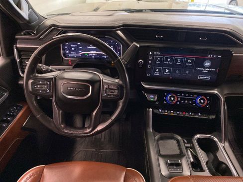 Used 2024 GMC Sierra 2500 Denali Ultimate image 11