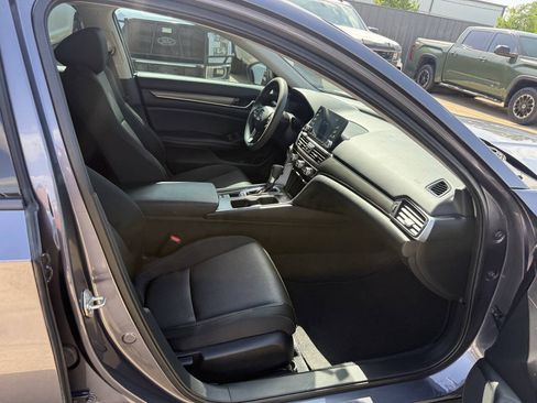 Used 2019 Honda Accord LX image 10