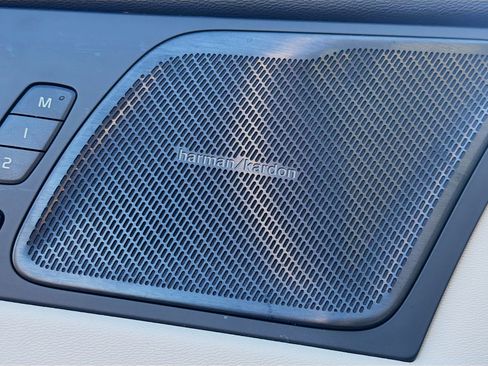 Used 2025 Volvo XC60 B5 Ultra w/ Climate Package image 24