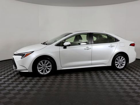 Used 2023 Toyota Corolla XLE image 61