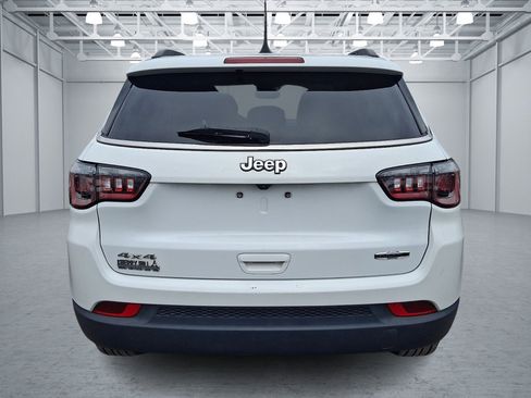 Used 2022 Jeep Compass Latitude w/ Sun and Sound Group image 4