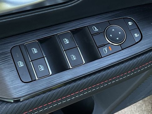 New 2026 Nissan Kicks SR image 11