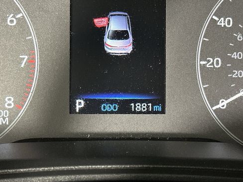 Used 2025 Toyota Corolla LE FWD image 15
