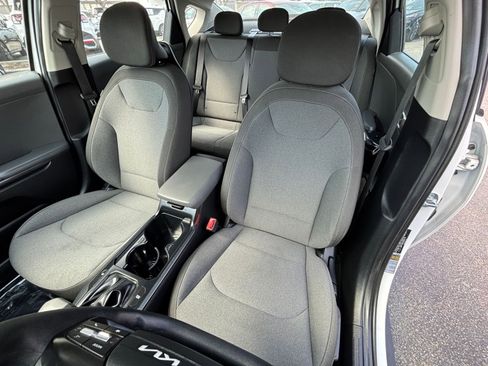 Used 2025 Kia K4 FWD image 36
