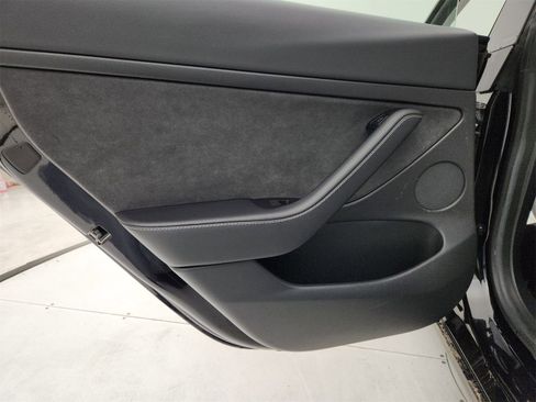 Used 2021 Tesla Model 3 Performance image 24