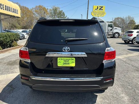 Used 2013 Toyota Highlander SE FWD image 4