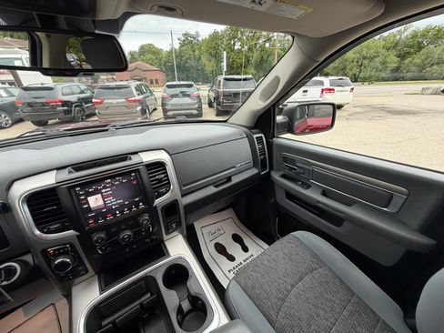 Used 2019 RAM 1500 Big Horn AWD/4WD image 18