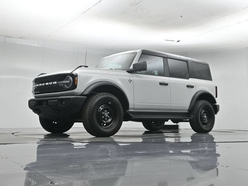 Used 2026 Ford Bronco Outer Banks AWD/4WD image 42